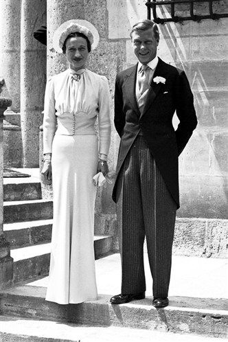 한 시대 세계인들을 안타깝게 한 윈저공과 심슨부인의 사랑. 그들의 사랑은 왕위를 버릴 만큼 위대한 것이었나. 1937년 프랑스에서 결혼한 뒤의 윈저공과 심슨 부인. / NEWSIS