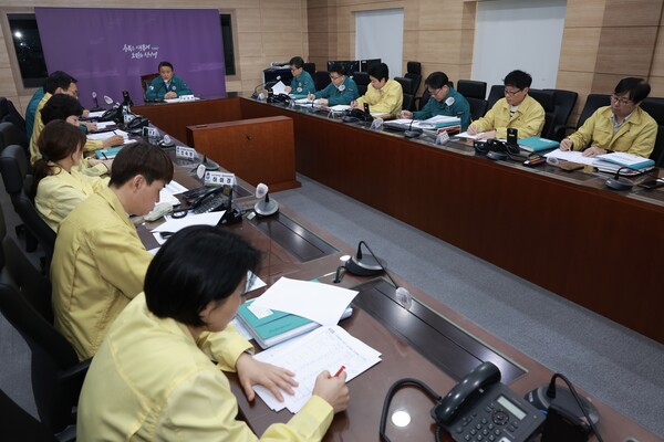 충북도가 20일 김영환 지사 주재로 비상진료 대책 회의를 개최했다.